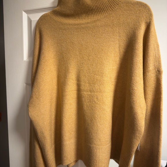 NWT 1State Women’s Camel Turtleneck Sweater - Picture 3 of 8